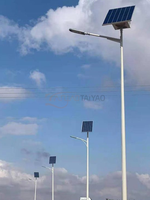 TUNISIE 8M 60W solar street light