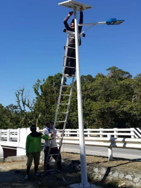 Davao  5M 20W solar street light